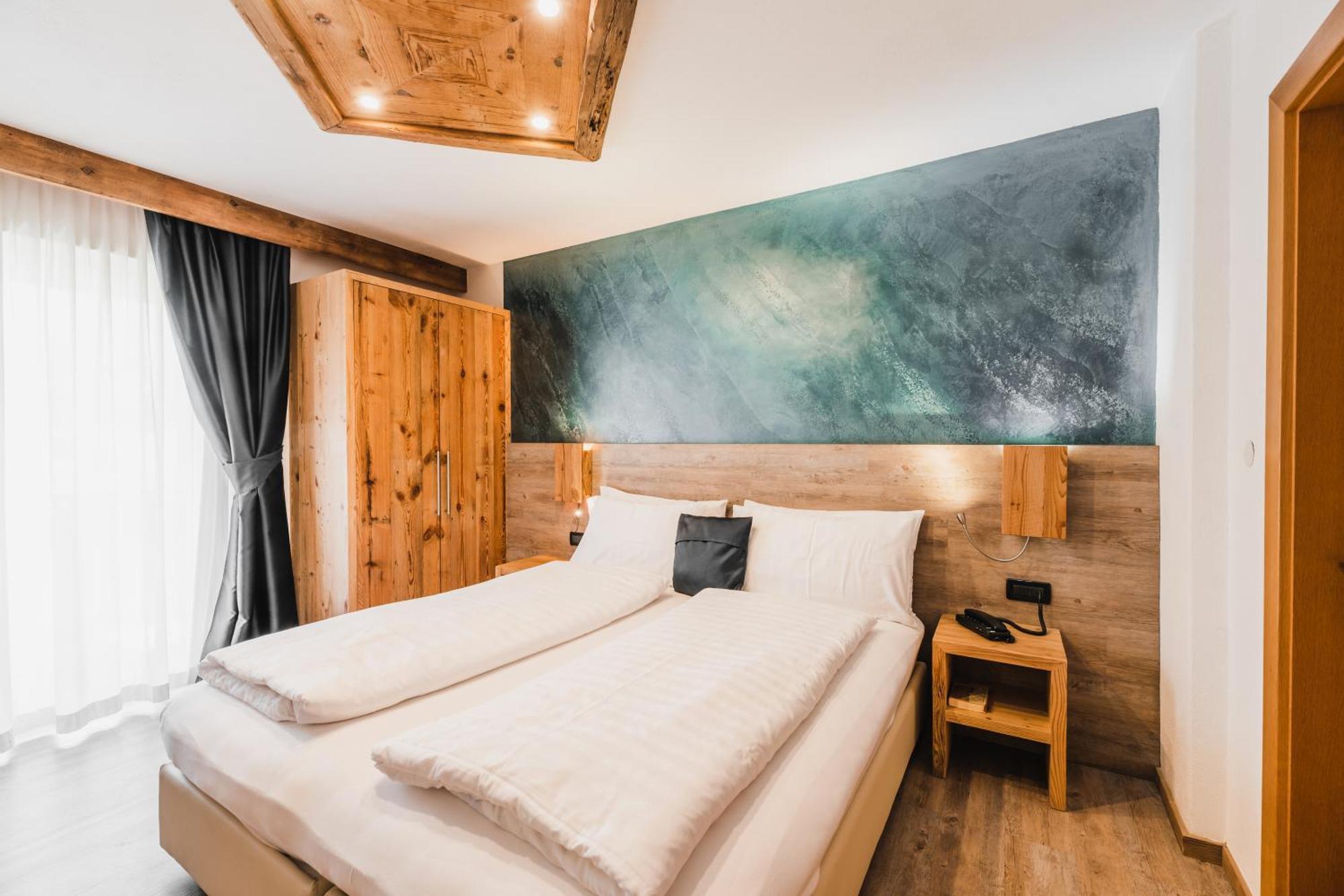 Hotel Arnika Pozza di Fassa Exterior foto